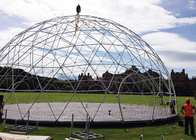На открытом воздухе шатер геодезического купола укрытия Glamping выставки событий свадебного банкета