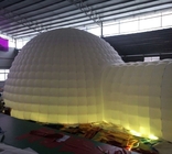 Новый дизайн наружного гигантского иглу с светодиодным надувным купольным шатром с 2 туннелями