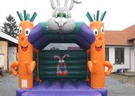 Используемый партией замок небольших детей раздувной скача с морковью и кроликом 4С4М