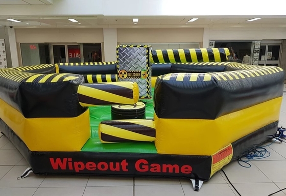 Игры спорт Wipeout итога встряски раздувных полос препятствий токсические