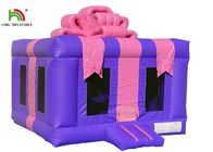 Подгонянный замок розового 4С4м раздувного крупного плана подарочной коробки скача для партии